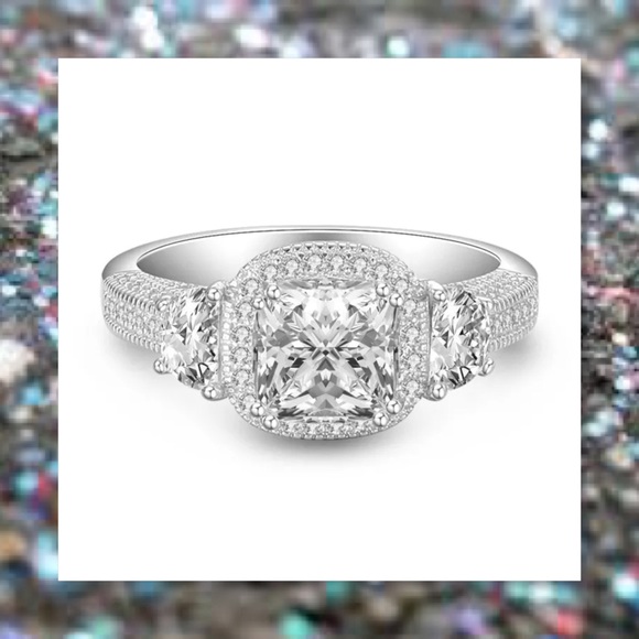 JUST IN🆕 925 Silver Size 4 CZ Ring - Picture 2 of 6